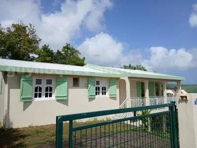 À vendre - Charmante maison F4 avec vue mer à Sainte-Marie