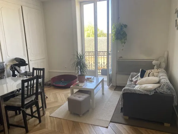 A LAGNIEU, bel appartement T2 MEUBLE de 36 m2 au 1er étage