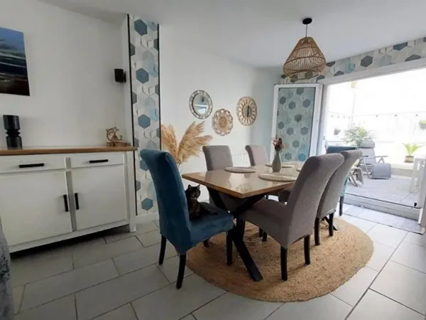 A visiter sans tarder ! Appartement 91m2 Coty cour privative