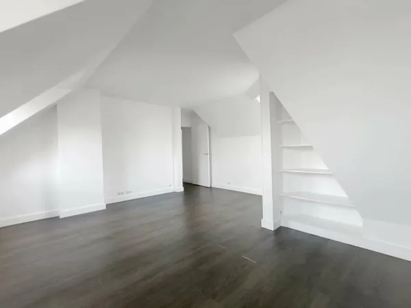 PONT DE NEUILLY - À LOUER VIDE - BEAU 2 PIECES DE 64,73 M² AU 7EME ETAGE - RUE DELANNE