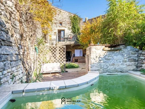 Maison de village en pierre