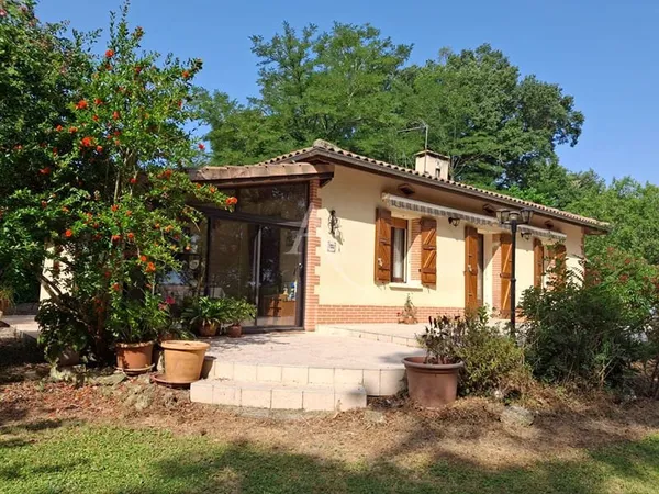 Maison avec presque un hectare de terrain