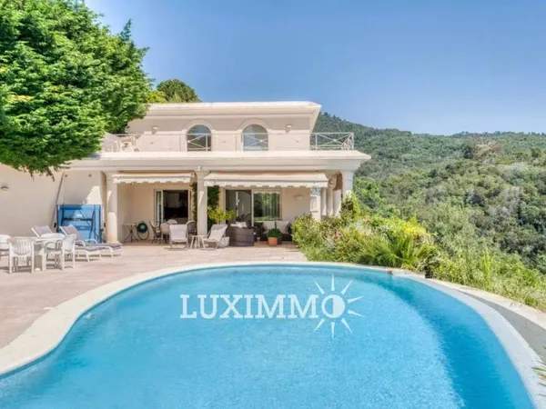 Villa 7 pièces 280 m²