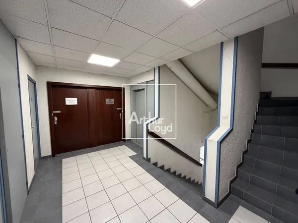 Bureaux 180 m²