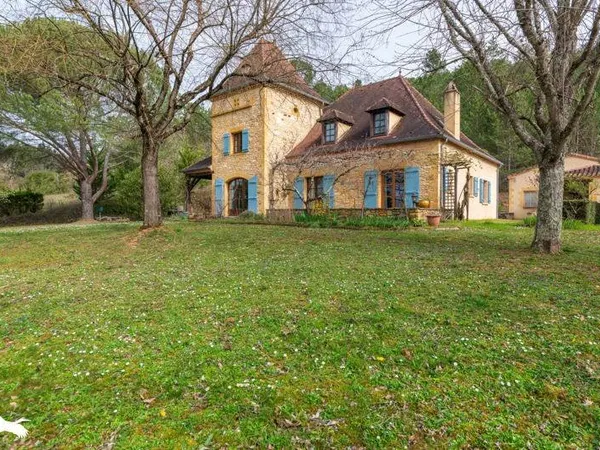 Maison en pierre de 7 pièces principales