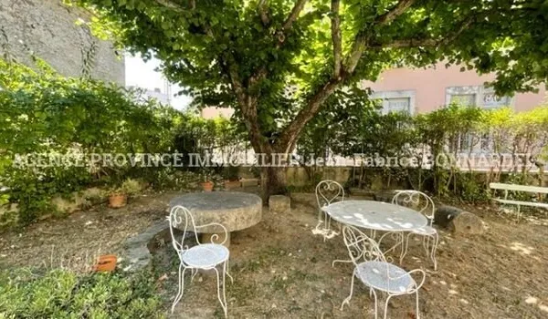 Maison 14 pièces 369 m²