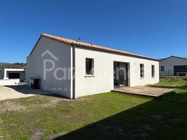Maison de plain-pied récente 3 chambres Breuillet