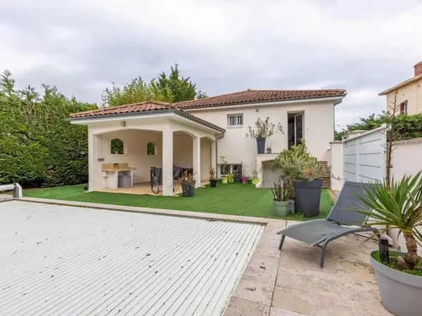 Maison 7 pièces 160 m²