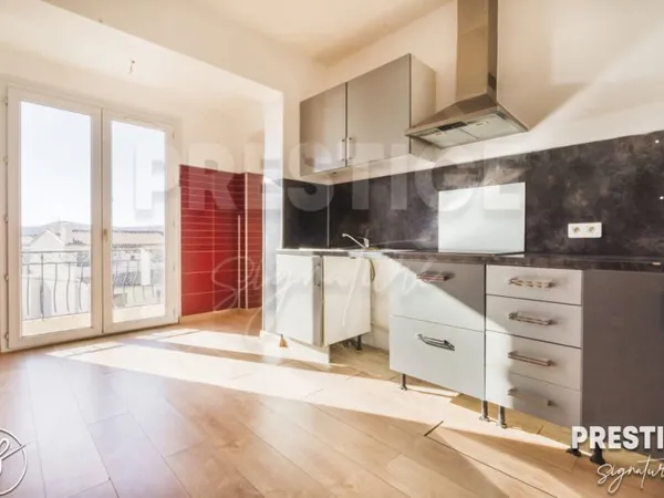 Appartement 4 pièces de 115 m2,vue mer, plein sud, climatisé, avec balcon et garage double