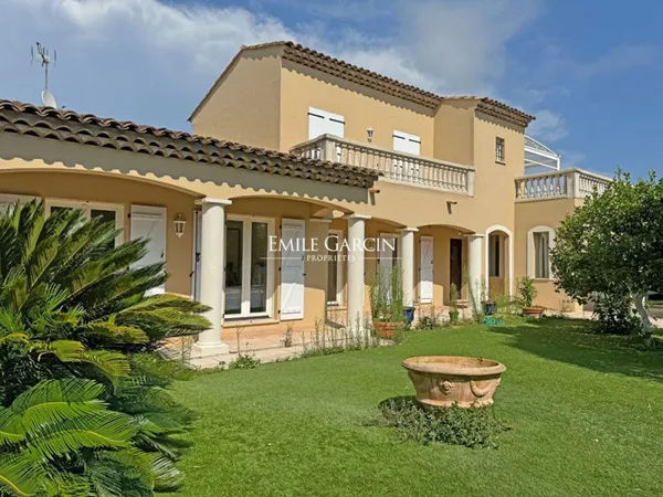 A vendre, Côte d'Azur Villefranche sur Mer, Maison dans domaine