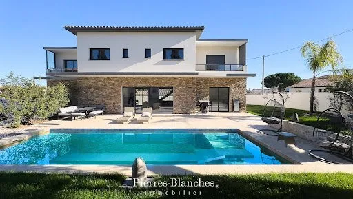 Villa 6 pièces 212 m²