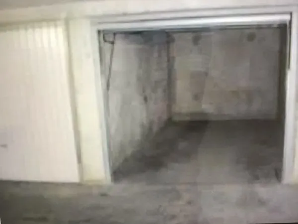 Garage sécurisé à louer