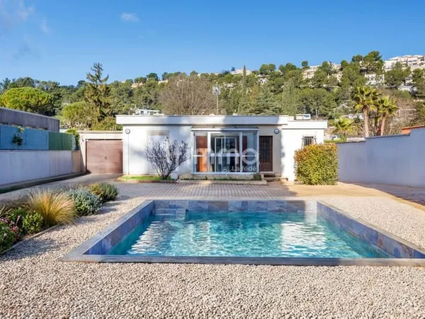 Carnoux en Provence / Maison rénovée/ Terrain / Piscine