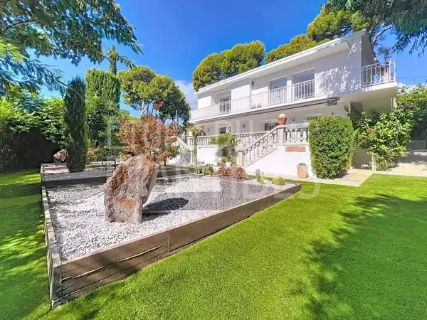 A Vendre Cap d'Antibes Villa Versant Est