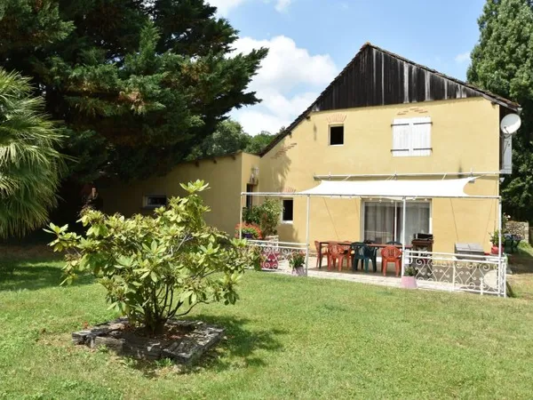 Maison 10 pièces 250 m²