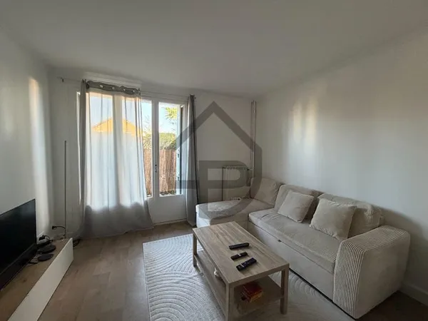 GRAND DEUX PIECES AVEC JARDIN
