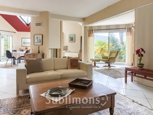 ARRADON - Propriété familiale de 205 m² entre le Golfe et l