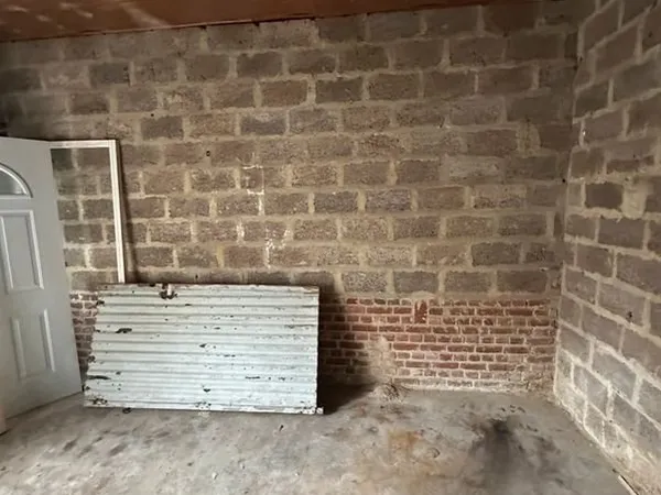 Local stockage 30m2 RDC et 30m2 étage