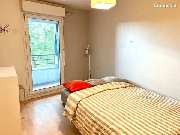 Chambre en colocation dans appartement spacieux