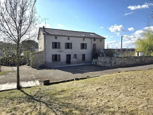 Maison 9 pièces 270 m²