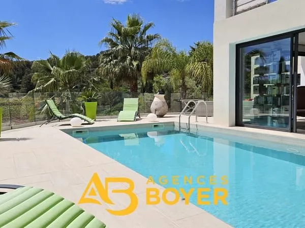 BANDOL - APPARTEMENT/VILLA 157M2 AVEC TERRASSE, PISCINE