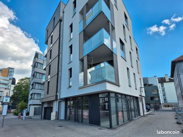 Local commercial NEUF 100 m2 a ANNECY centre : TRES RARE sur le marché