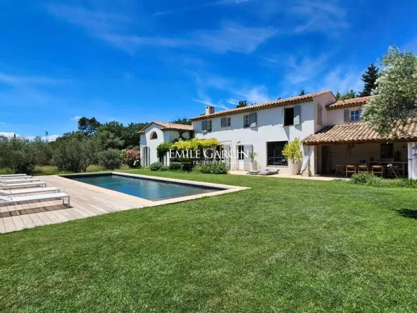 Mas provençal contemporain à louer entre Aix-en-Provence et le Luberon