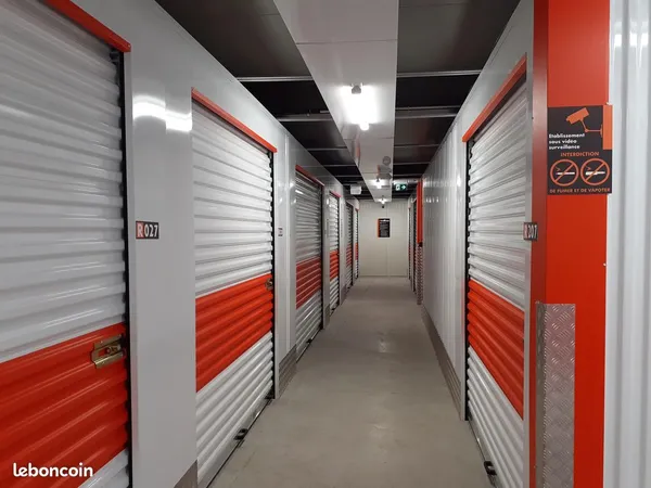 Box de stockage à louer - sécurisé - accès facile - Bonneville / Cluses