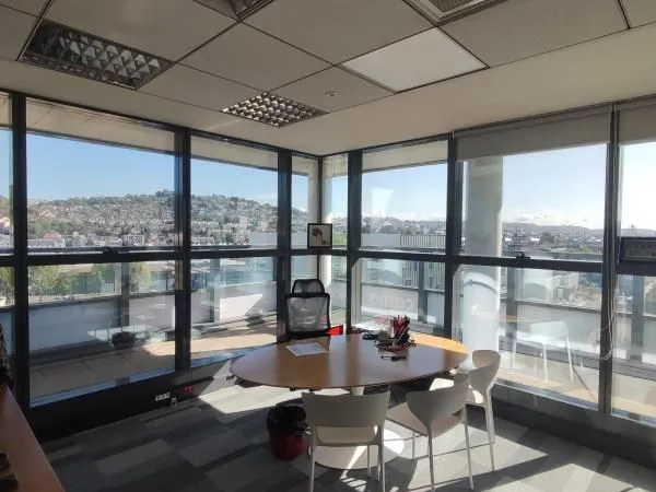 Bureau 335 m²