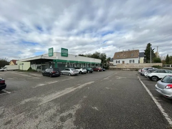 Local commercial 1352 m²