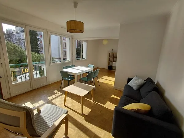 Appartement MEUBLE T4 LORIENT LIBRE AVRIL