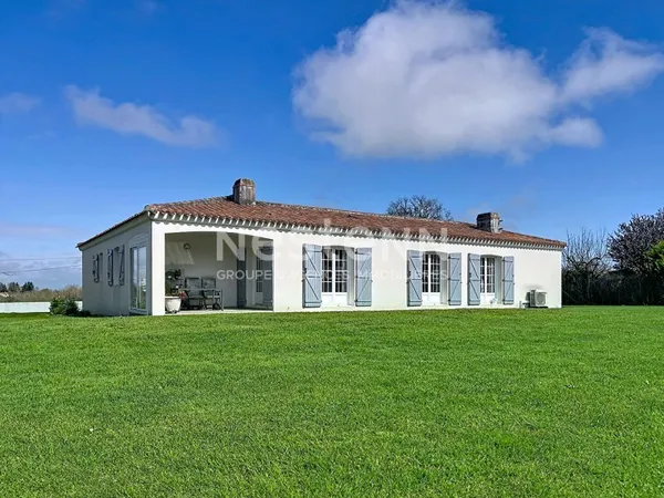 Maison plain-pied 5 pièces, 3 chambres et un bureau à vendre à RIVES DE L'YON
