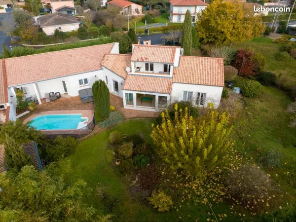 Maison 1500m2 terrain 150 m2 Roussillon