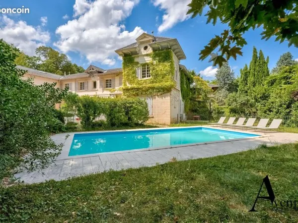 Propriété 7 pièces 404 m²