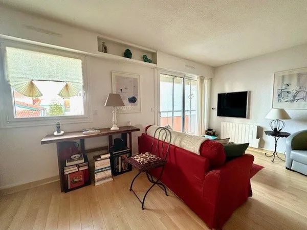 BIARRITZ - VENTE VIAGER OCCUPE - 50m2 - ASC