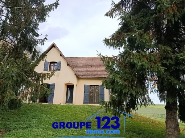 Pavillon familiale des années 1990, 4 chambres avec jardin c