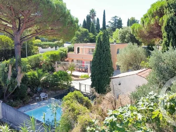 Maison 7 pièces 205 m²
