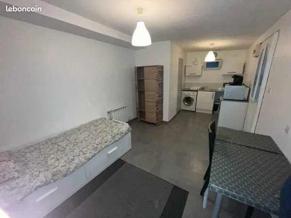 Location d'un studio meublé 600 euros tout compris