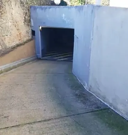 Place de parking dans sous-sol d'une résidence sécurisée