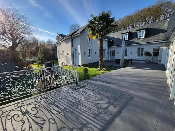 Maison 10 pièces 402 m²