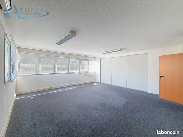 BUREAUX 127 m² NICE