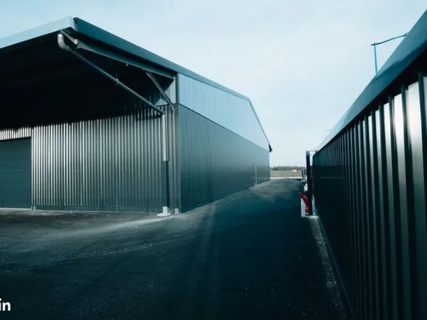 Local d'activités / Artisanale et Entrepôt 300m2