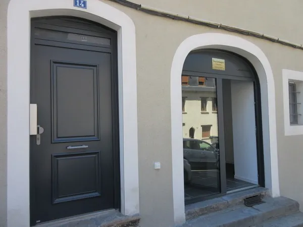 Quartier St Cyrice-Rodez, local commercial et/ou professionnel avec parking