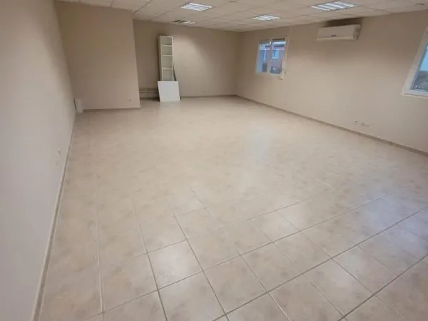 CUERS BUREAU ZAC DES BOUSQUETS