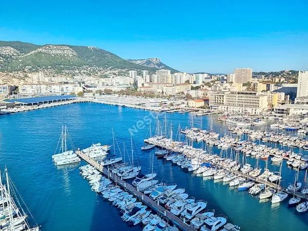 Appartement Toulon de 3 pièces de 71 m² Quartier Port de Pl...