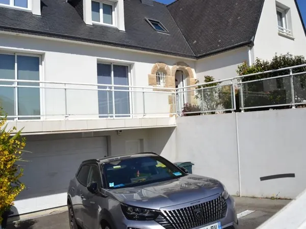 Contemporaine de 2010 sur sous sol total, accès PMR et appar