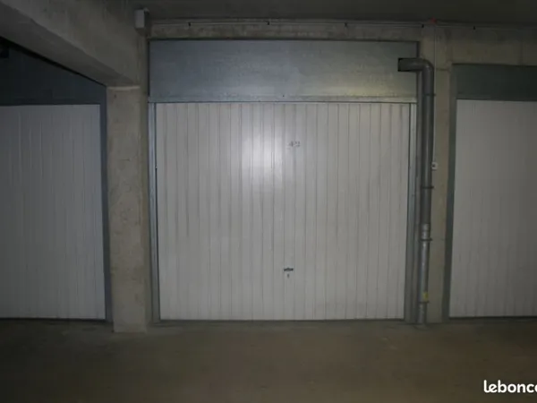 Garage fermé sécurisé Rennes centre