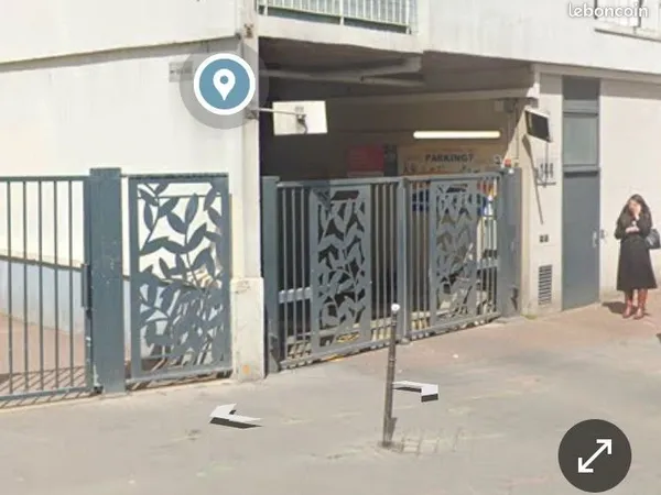 Place de parking paris plaisance