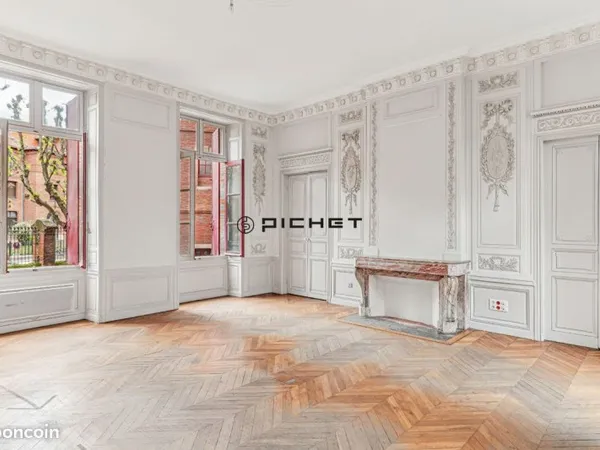 Appartement 8 pièces 337 m²