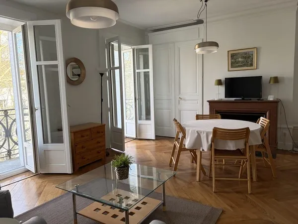 T3 meublé et climatisé dernier étage avec balcon